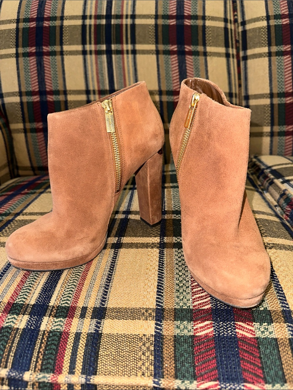 Michael Kors Suede Ankle Booties Women’s Size 6 Tan Brown Gold Zip Block Heel